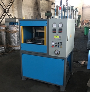 25T全封閉帶移模平板硫化機