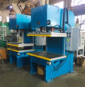 30T單層電熱墻板式液壓機(jī)